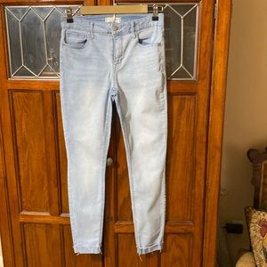 Harper Heritage Light Wash Mid Rise Skinny Jeans size 27